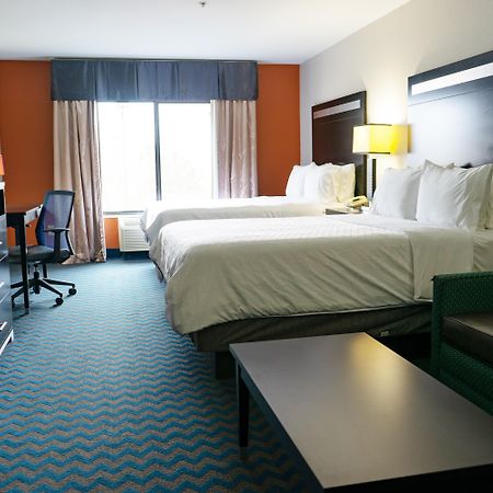 Holiday Inn Express & Suites Roanoke Rapids By Ihg Exterior photo
