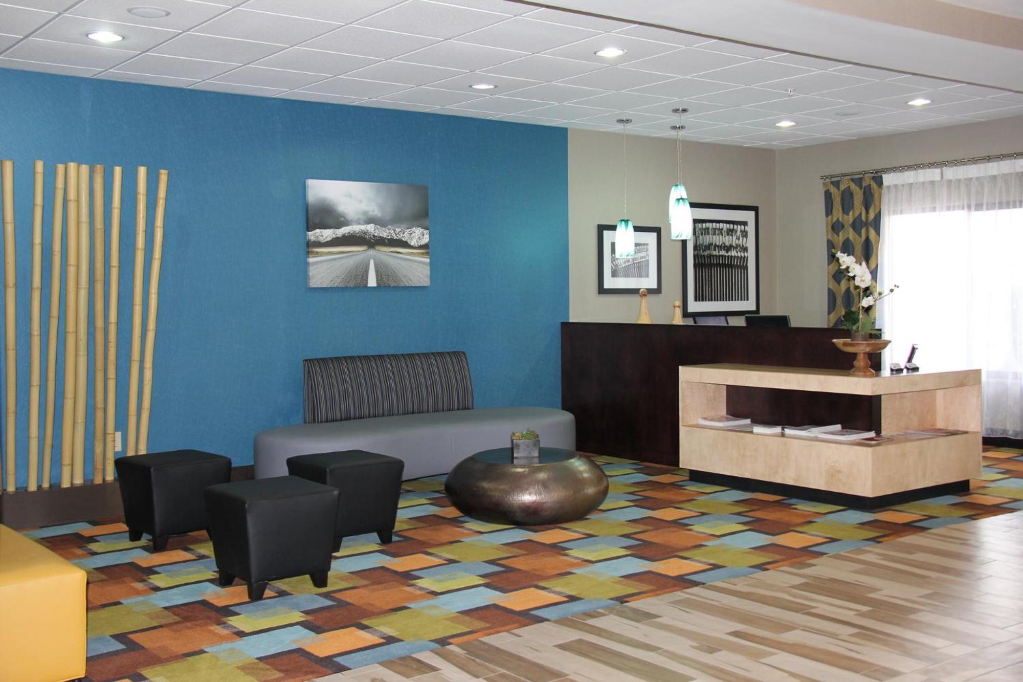 Holiday Inn Express & Suites Roanoke Rapids By Ihg Exterior photo
