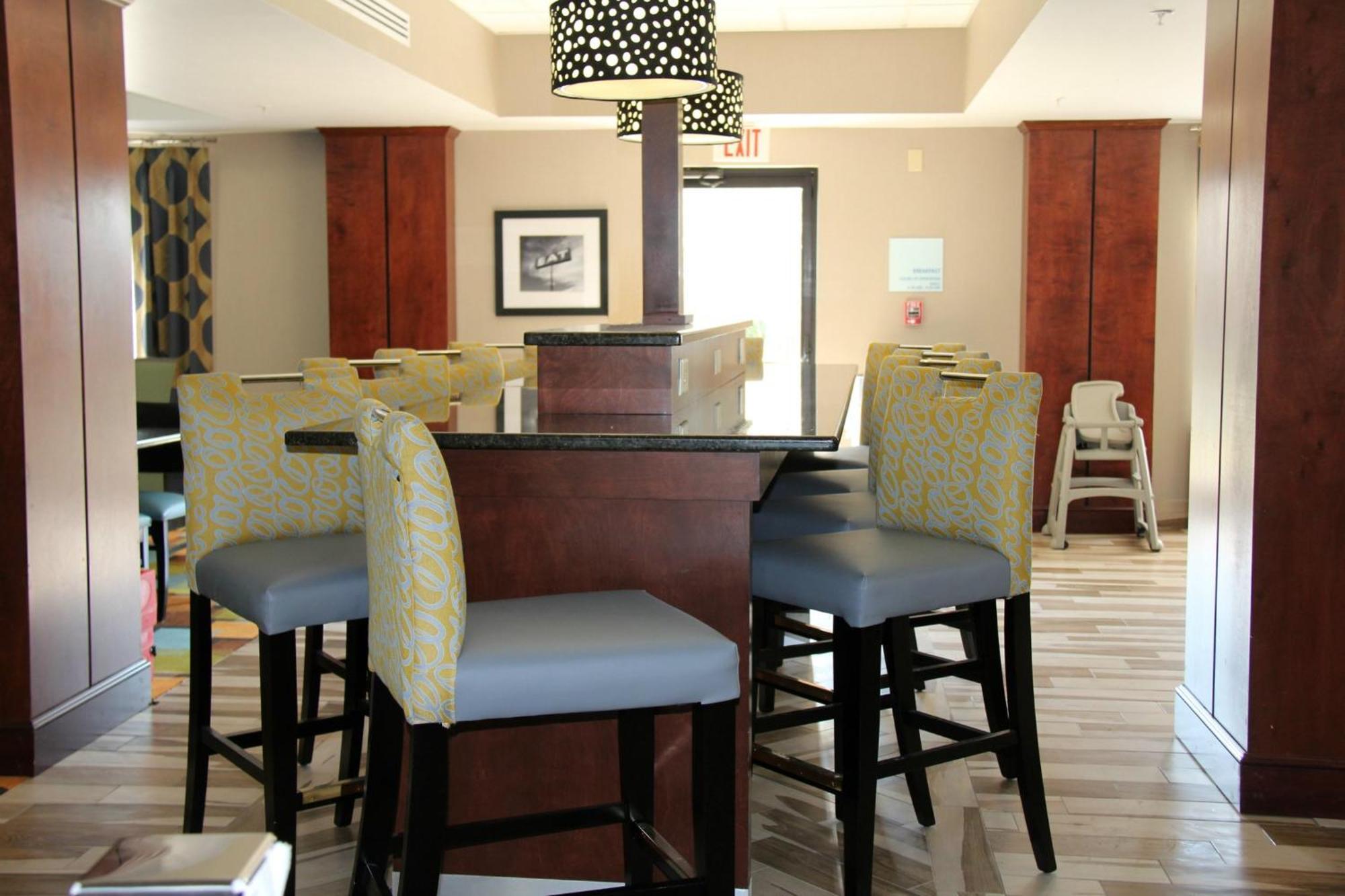 Holiday Inn Express & Suites Roanoke Rapids By Ihg Exterior photo