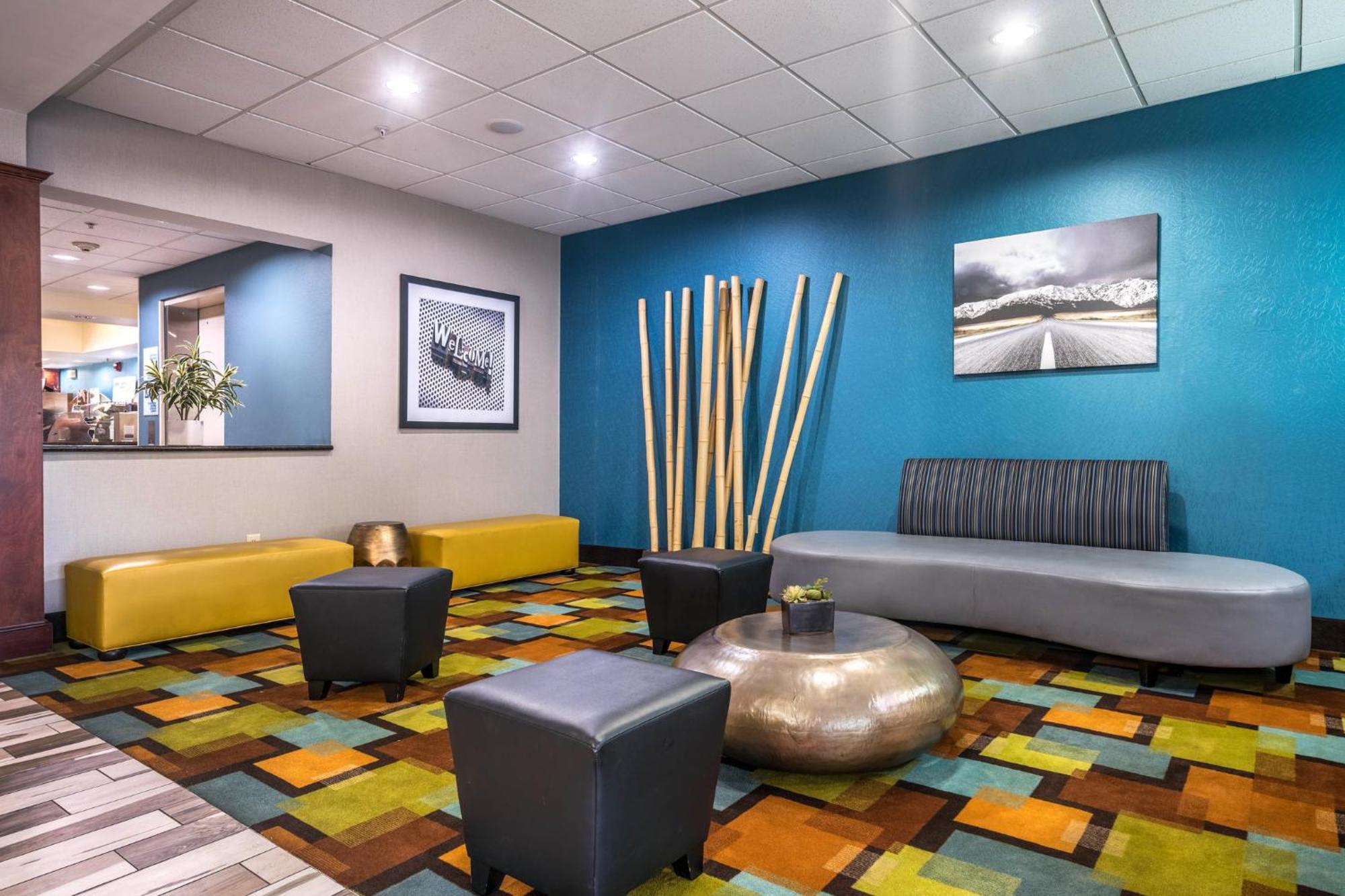 Holiday Inn Express & Suites Roanoke Rapids By Ihg Exterior photo