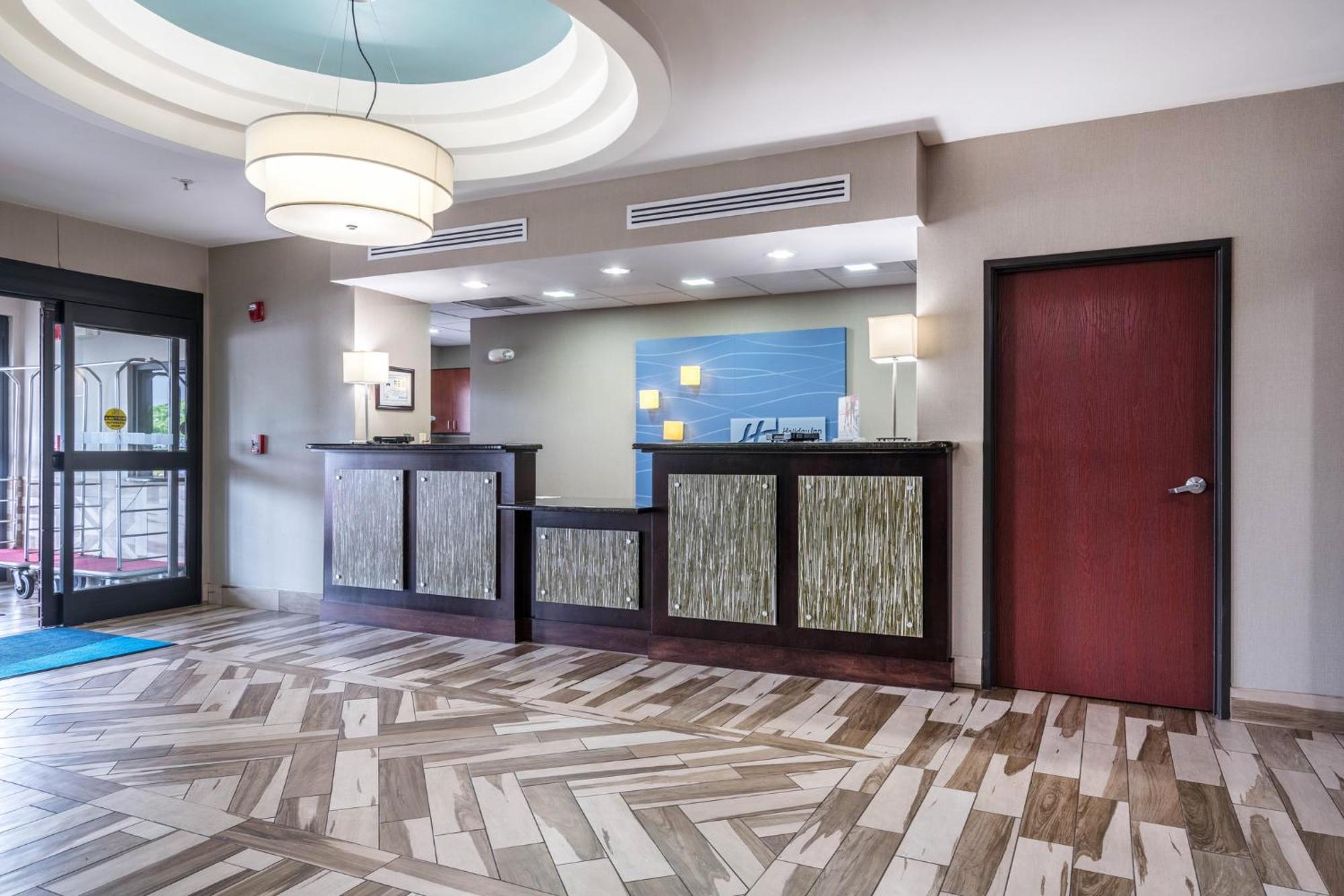 Holiday Inn Express & Suites Roanoke Rapids By Ihg Exterior photo