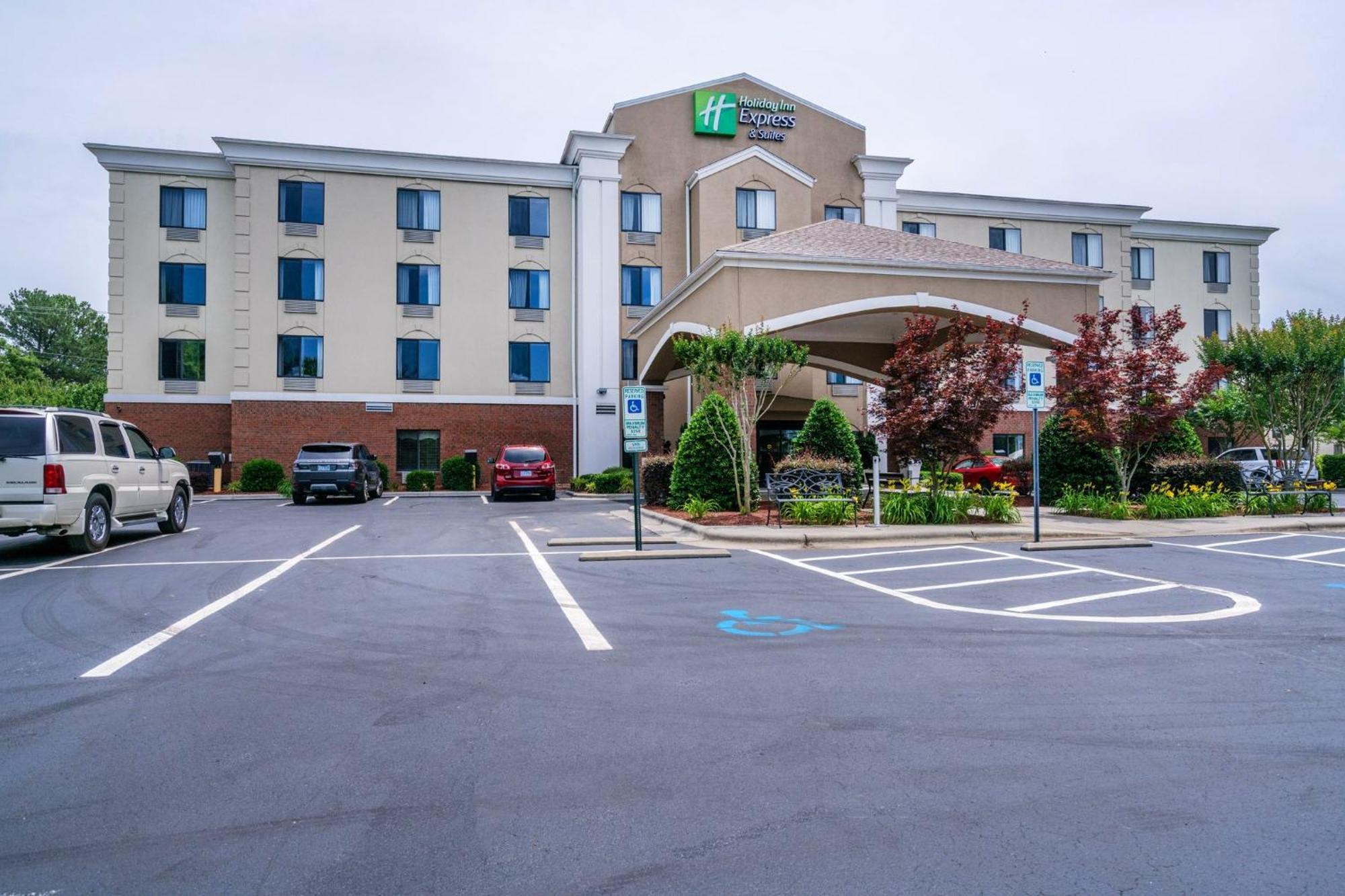 Holiday Inn Express & Suites Roanoke Rapids By Ihg Exterior photo