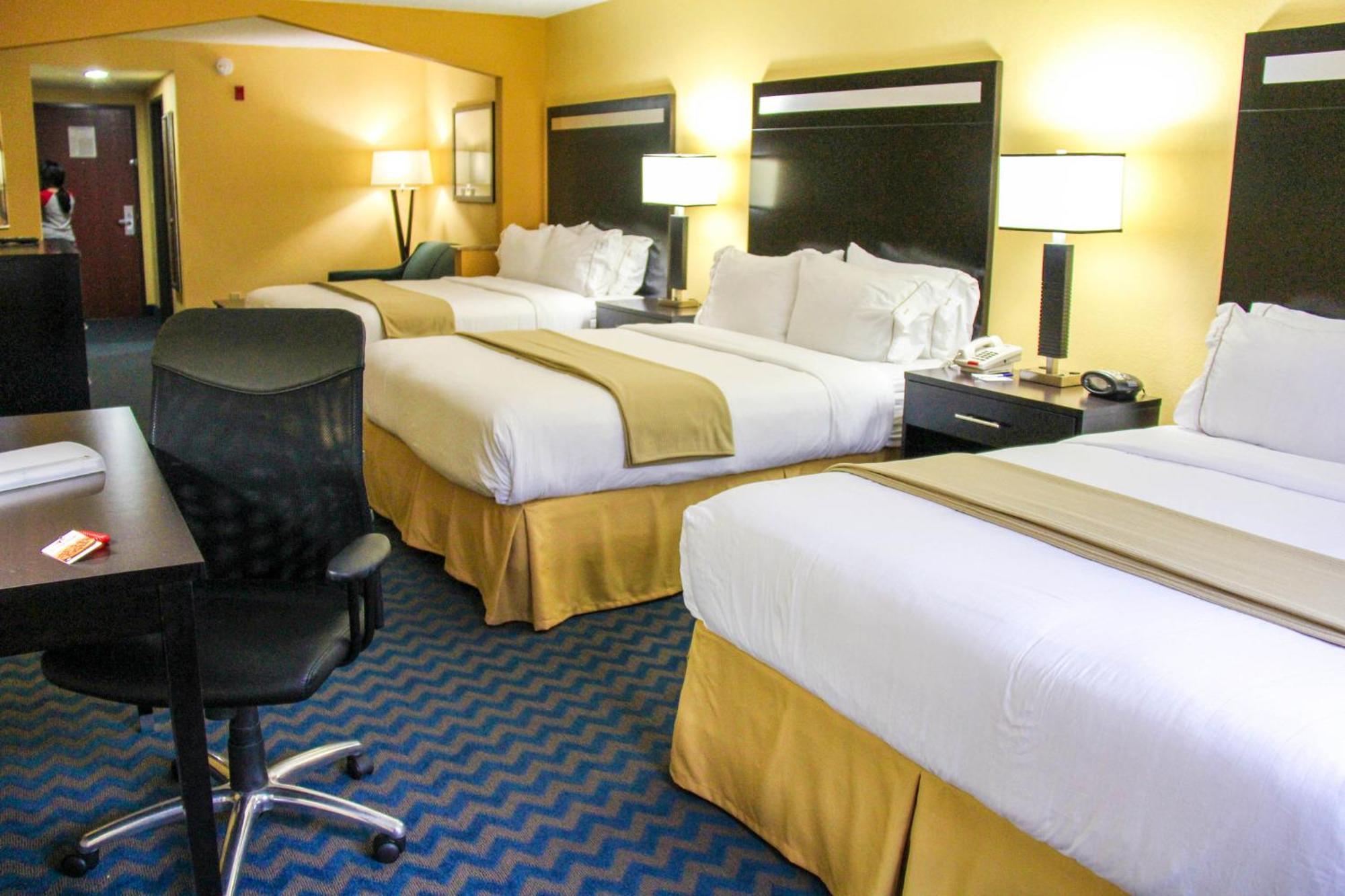 Holiday Inn Express & Suites Roanoke Rapids By Ihg Exterior photo